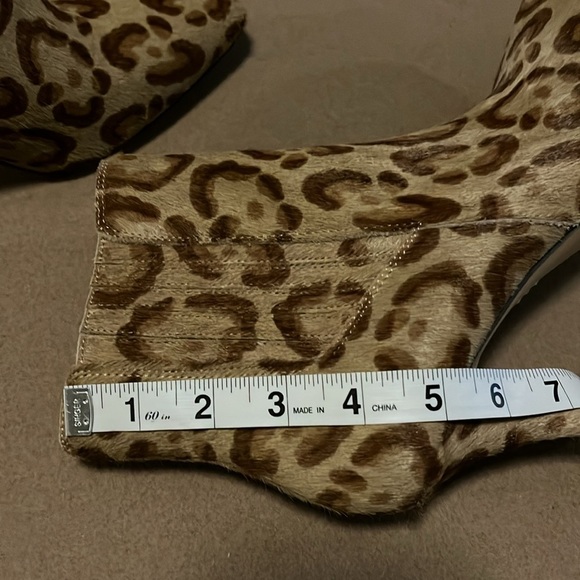 VINCE CAMUTO Ambind Bootie Calf Hair Animal Print Brown- Size 8.5 - Picture 14 of 14